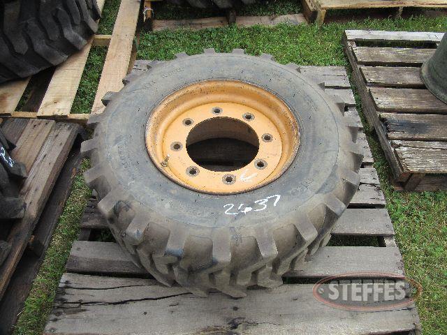 12-16.5 tire, w-8-bolt rim_4.JPG